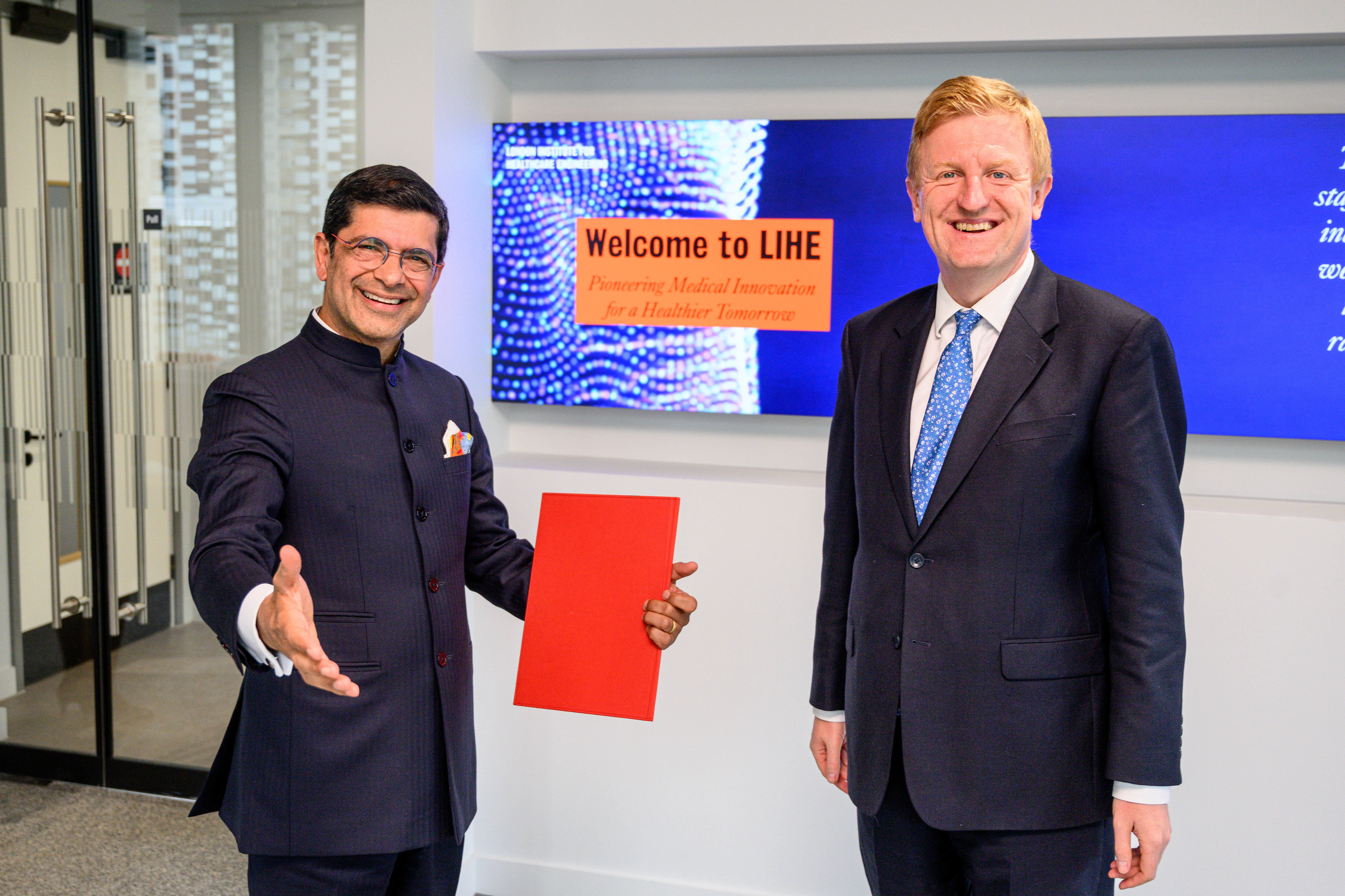 Professor Shitij Kapur (Vice-Chancellor and President King’s College London) and The Rt Hon Oliver Dowden CBE MP (Deputy Prime Minister)