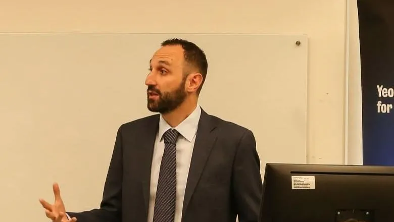 Professor Massimo Renzo giving a lecture