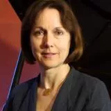 Dr Esther  Cavett