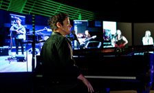 Jamie Cullum leads world's first 5G music lesson