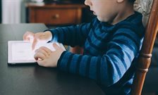 Does playing computer games in childhood damage your eyes?