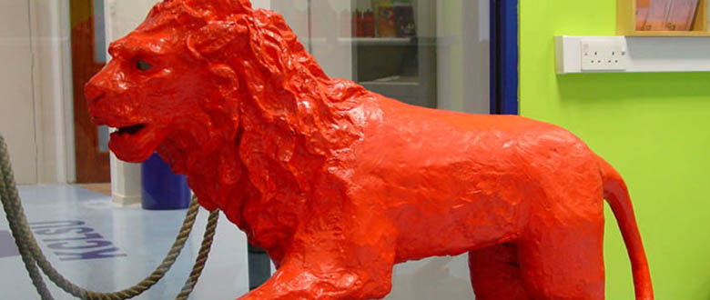 A photo of the original Reggie the Lion in his current form at King's College London's Strand campus.