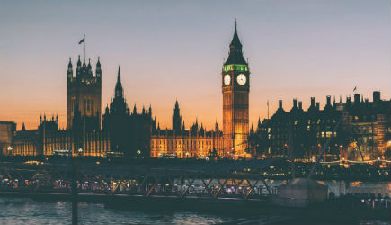 435x250px-london_night