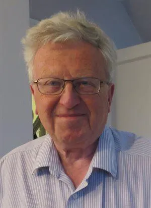  Dr Martin Hall 1946-2018