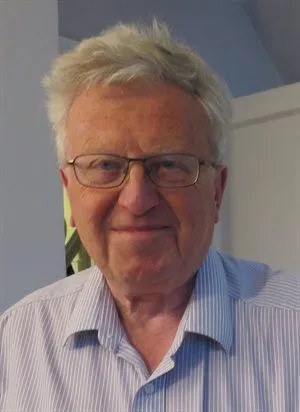 Dr Martin Hall 1946-2018