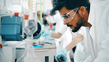 Student in lab 224x135