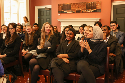 lawyers-without-borders-audience_425x283