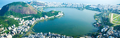 Image of the Lagoa Rodrigo de Freitas in central Rio de Janeiro