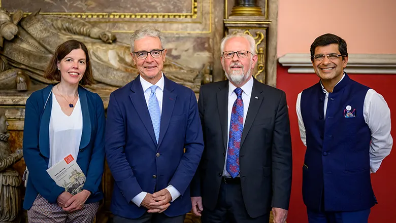 King's Libraries welcomes Spanish Ambassador to launch of new exhibition3