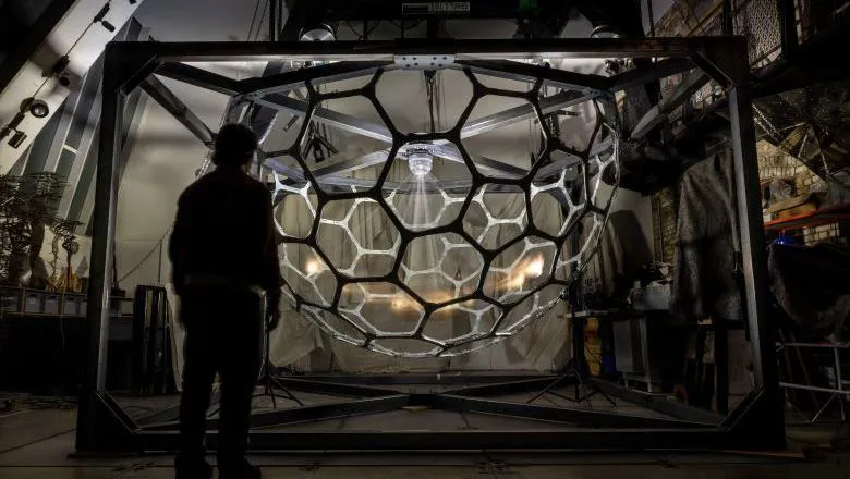 Conrad Shawcross with Ringdown, 2024. Photo by Richard Ivey