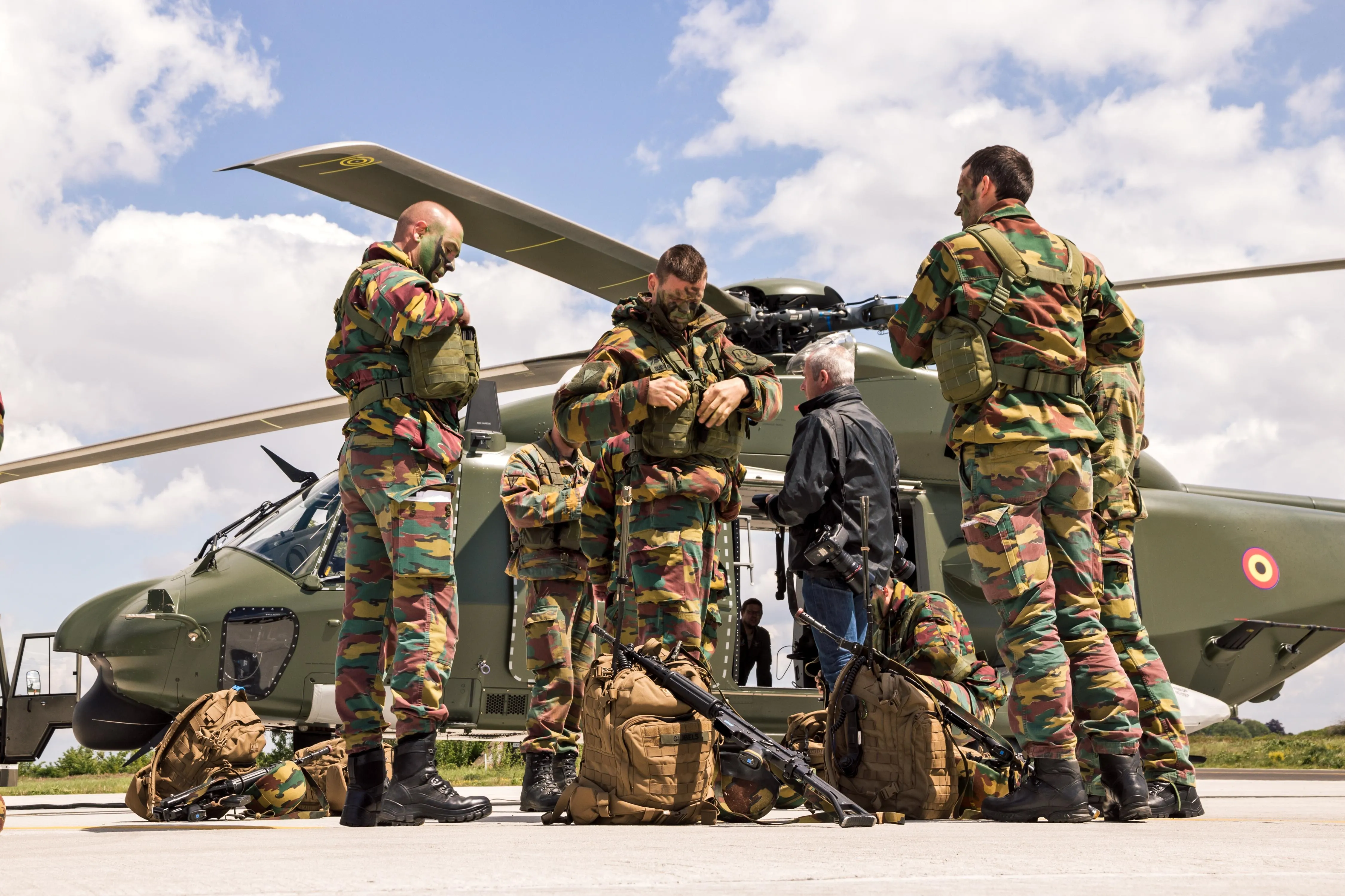 Belgian army soldiers preparing for the THPU exercise