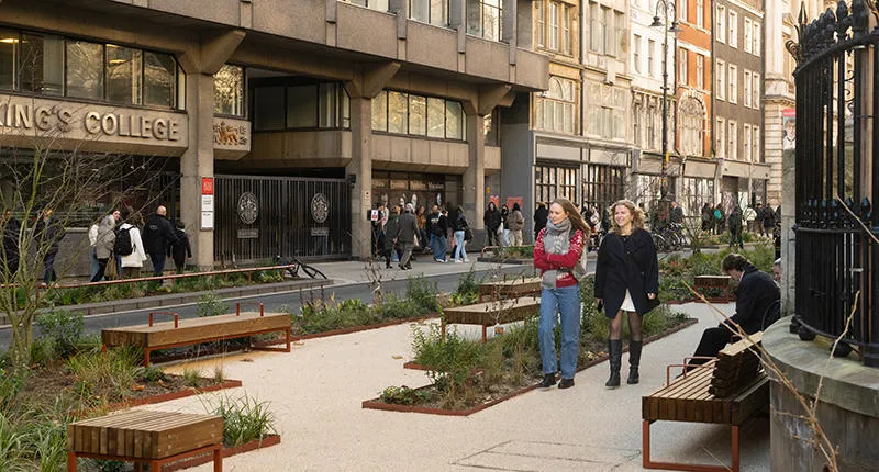 A photograph of the Strand Aldwych pedestrianised area. Image by Mickey Lee.