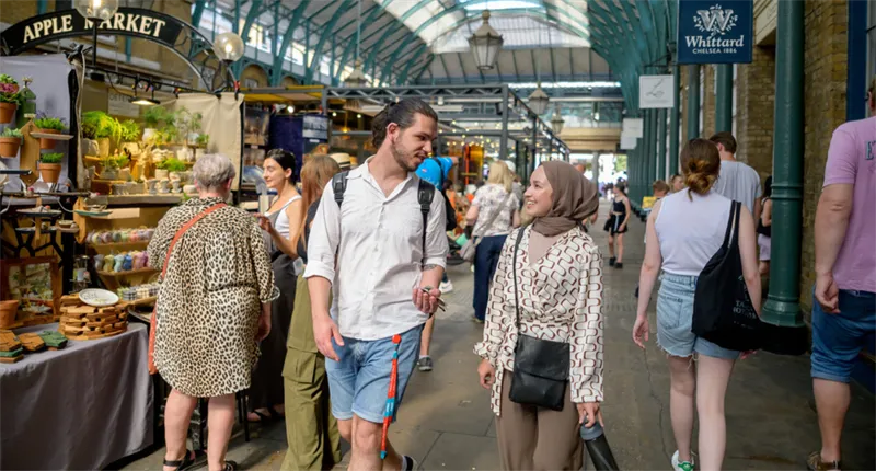 Students walking through Borough Market