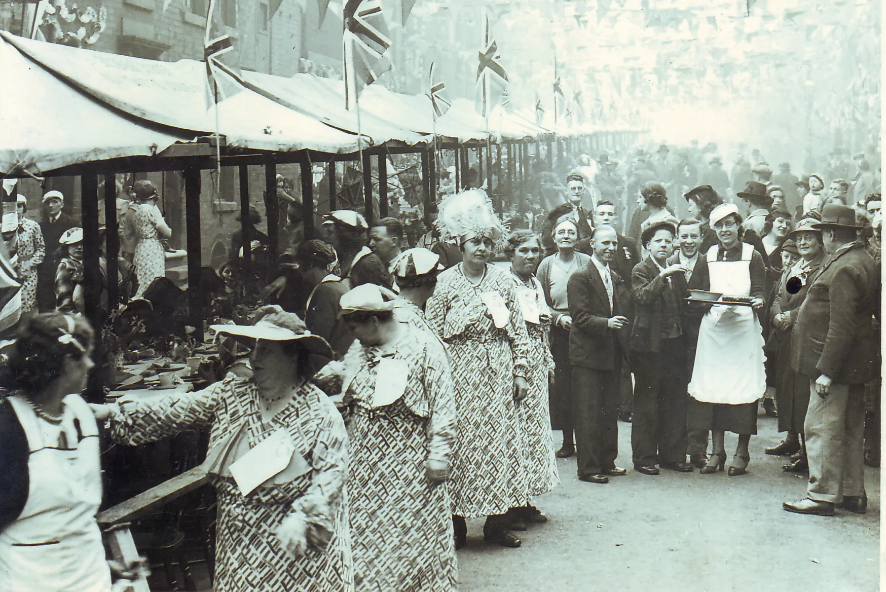 Birmingham_street_party_-_probably_1930s