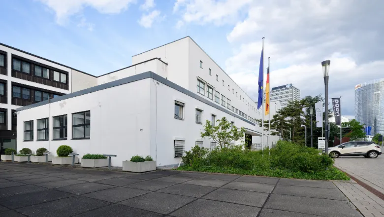 Bundestag in Bonn germany 780x440 (shutterstock)