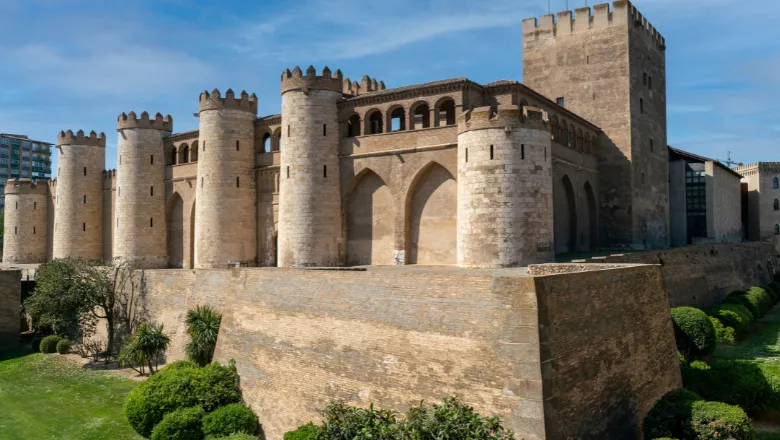 Aljafería Palace, zaragoza 780x440 (shutterstock)