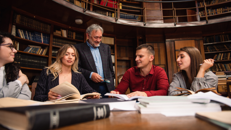 professor and students 780x440 (shutterstock)