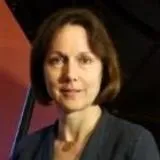Dr Esther  Cavett