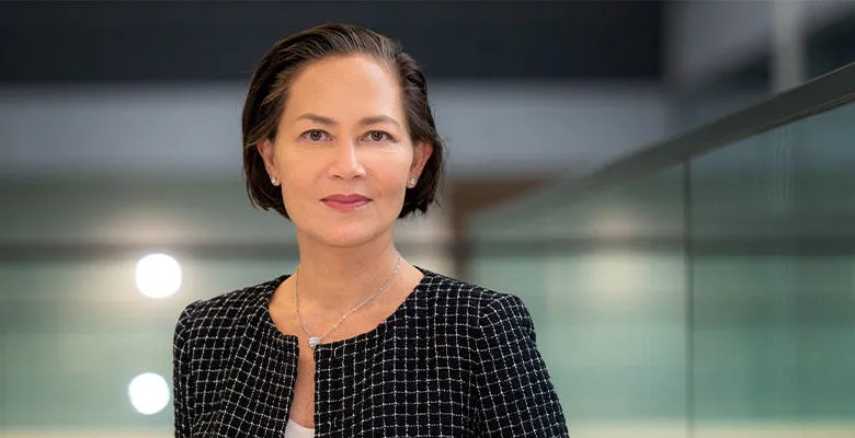 Head shot of Tina Lee