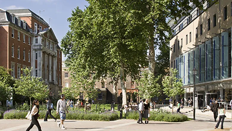 780x450 guys-campus
