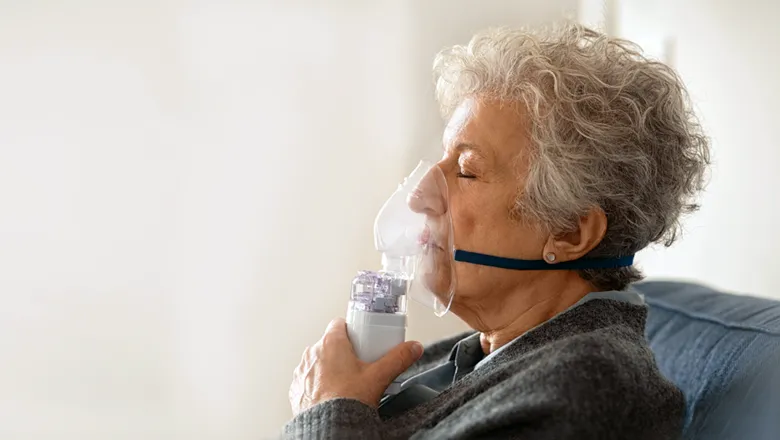 senior lady oxygen mask csi 1903x558