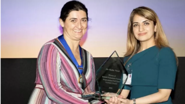 Dr Sadia Niazi received Inspirational Lecturer award