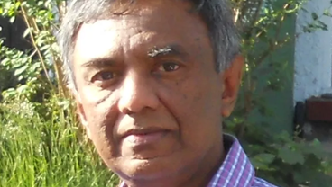 Emeritus Professor Saman Warnakulasuriya received IADR Distinguished Scientist award