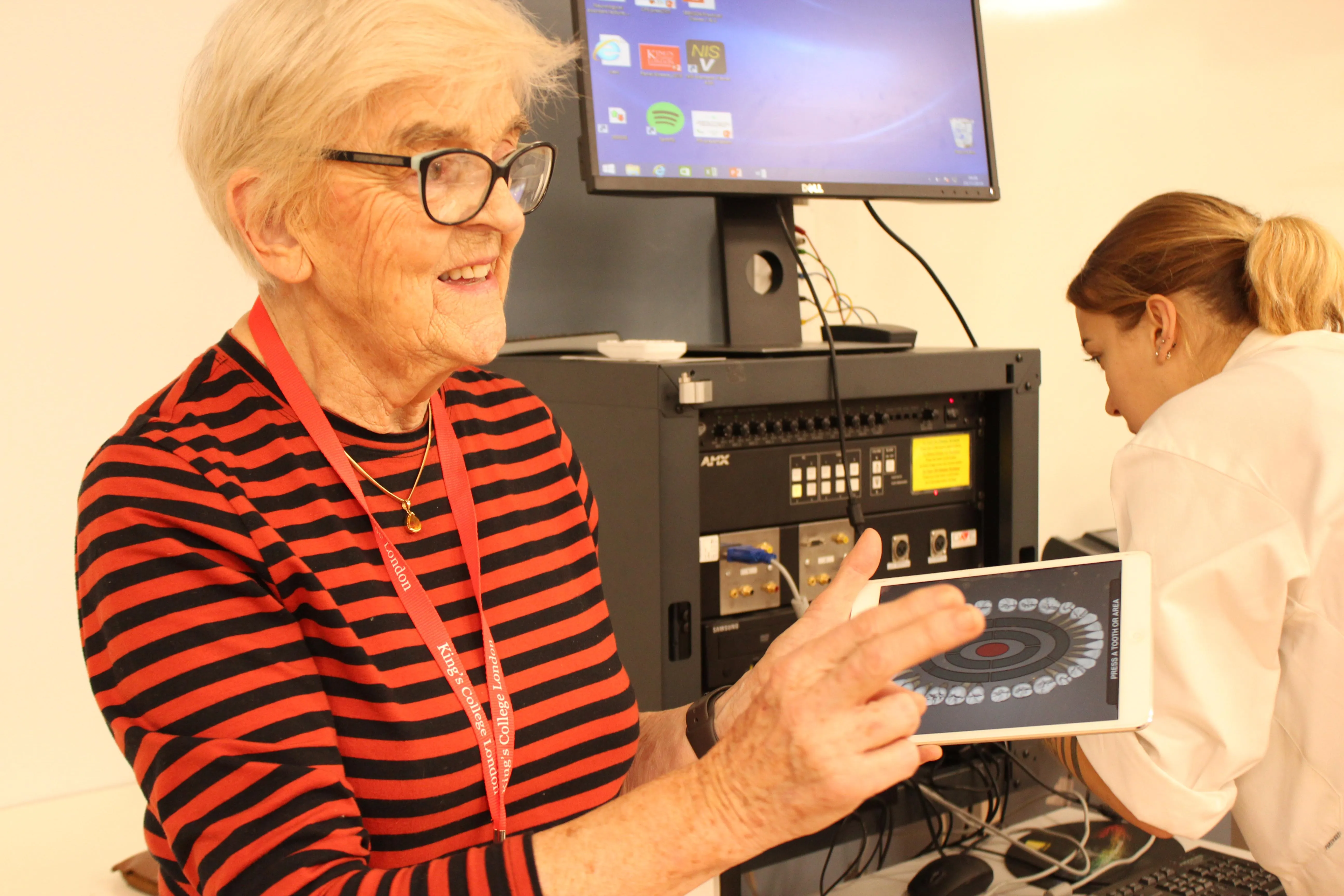 Professor Moya Meredith Smith teaches the Tooth Morphology class using the Real Tooth App