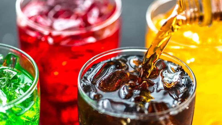 Soft drinks is the common factor between obesity and tooth wear among adults.