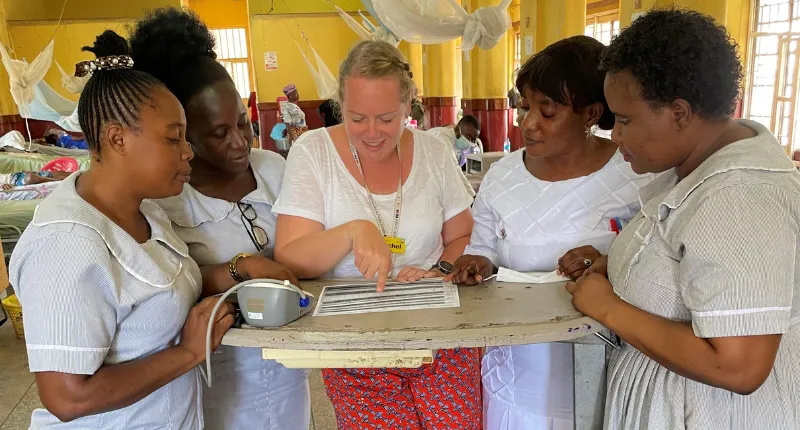 Rachel volunteer and nurses Connaught Hospital Sierra Leone