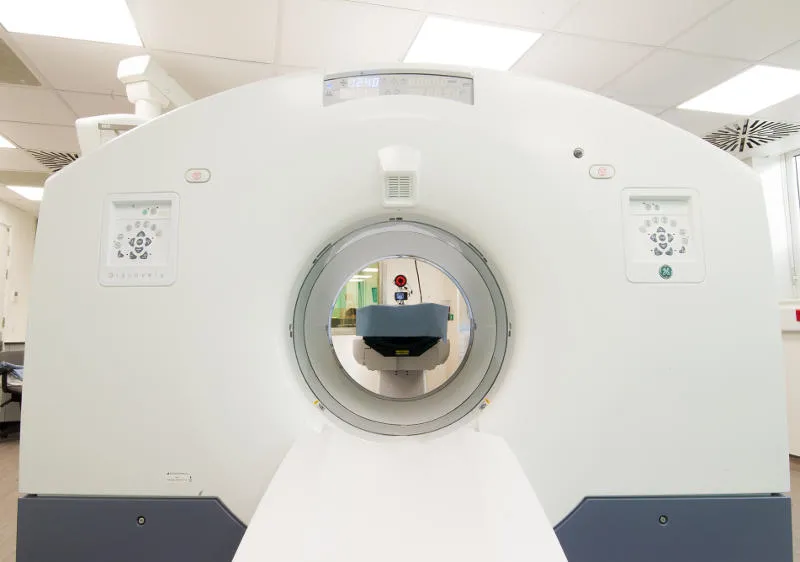 PET Scanner facing