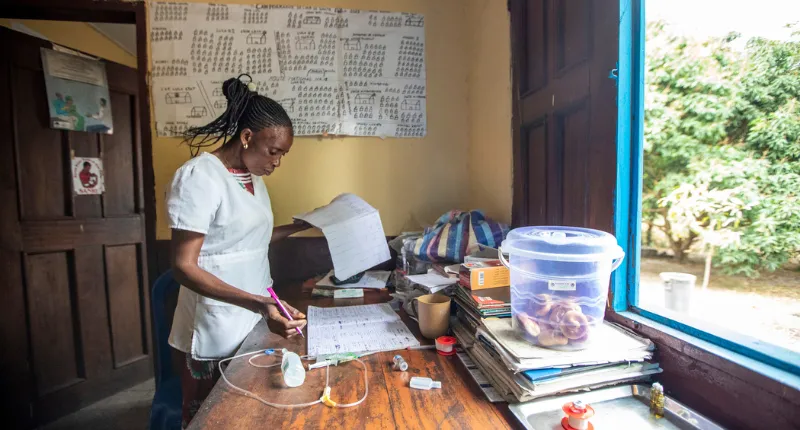 Patient log books and health worker DRC