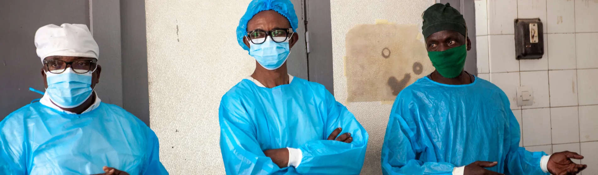 Surgeons with masks DRC_banner