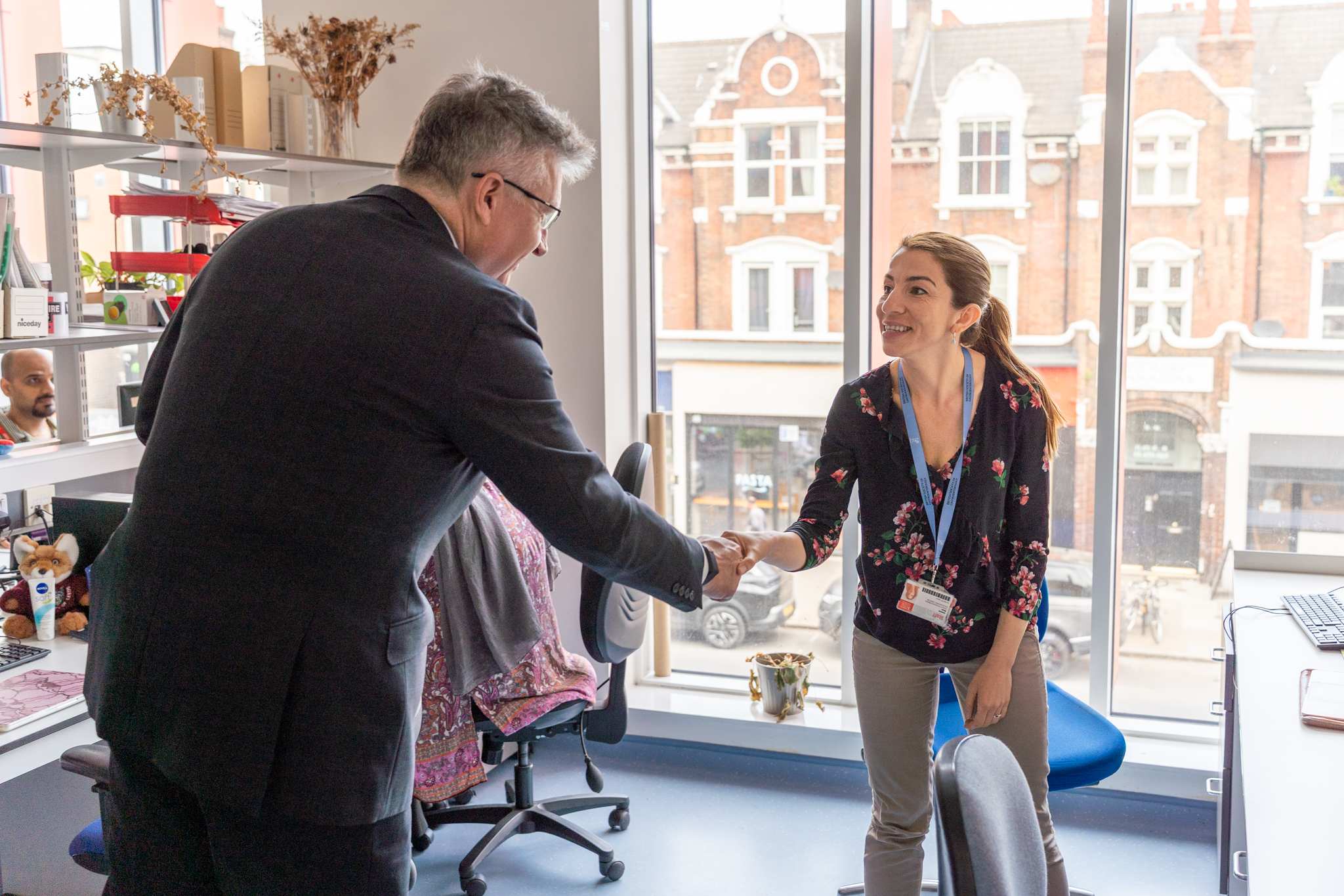 Lord Mayor meeting researchers at the RW-ILS.