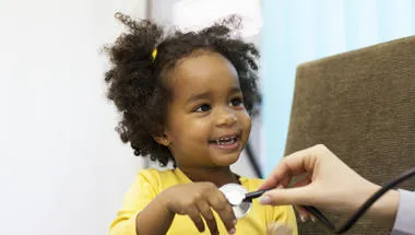 CHSPR_Little-girl-and-stethoscope