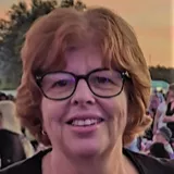 Lesley Foster