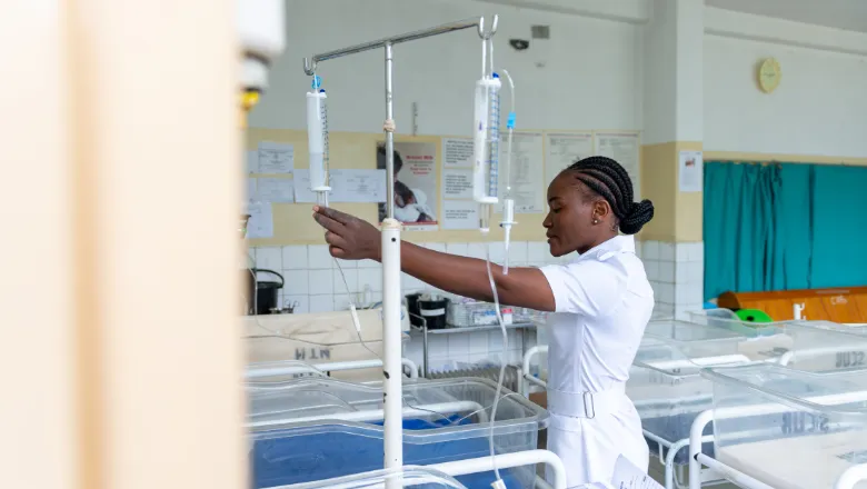 Zambia neonatal care and healthworker_780x440