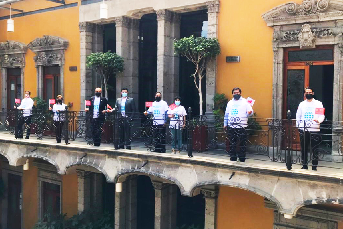 Alumni in Mexico ran wellbeing seminars in person and online.