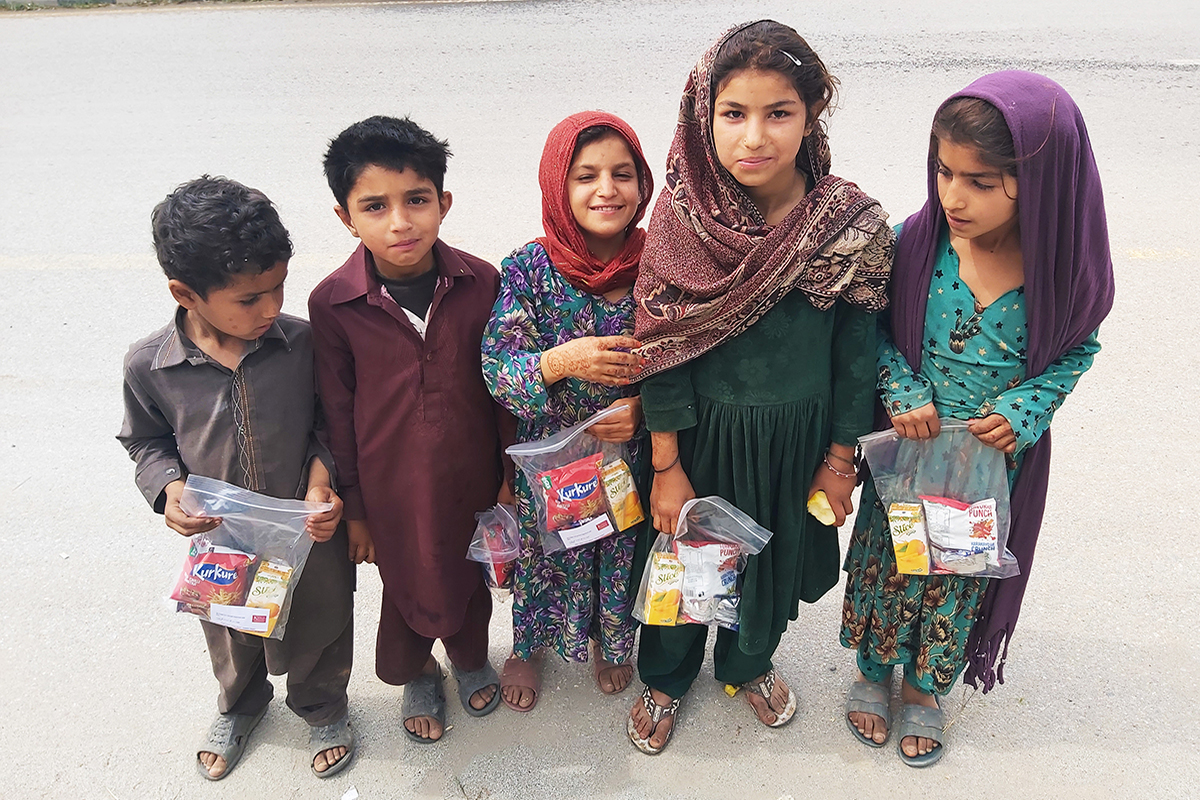 King’s alumni distributed food and care packages around Islamabad, Pakistan.