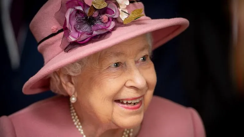 Her Majesty the Queen opens Bush House at King’s College London.