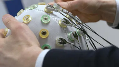 A device with wires and nodes coming off it