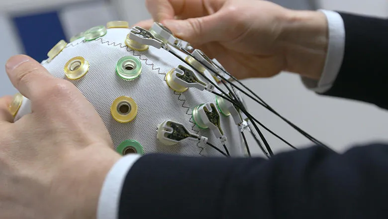 IoPPN-Psychology-systems-sciences-EEG-device-feature