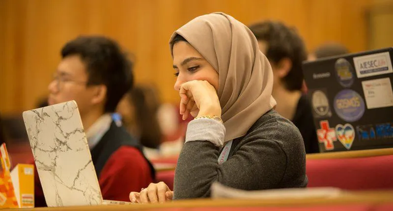 student in lecture 5