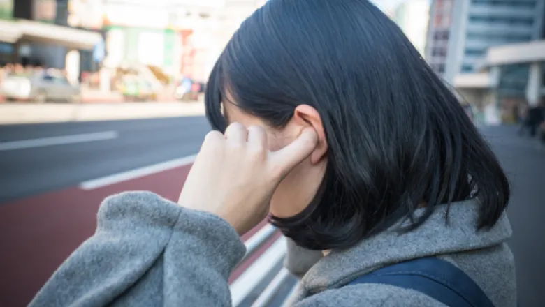 Noise covering ears