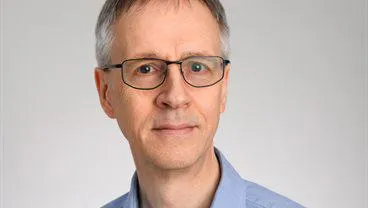 Dr Tim Rakow