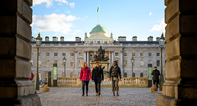 Students Outside SHEW 1 800 x 430