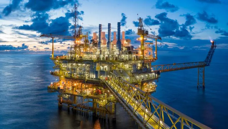 Oil Rig 780x440 shutterstock_469457198