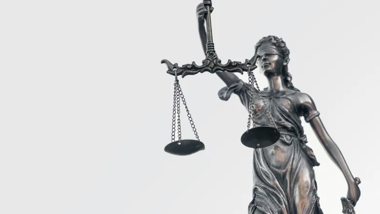Main image of a statue woman with the weighing scales