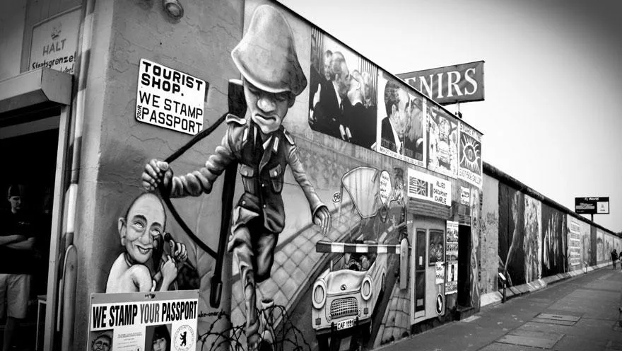 East Side Gallery Graffiti, Berlin Wall