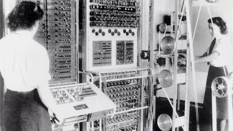 A Colossus Mark 2 codebreaking computer being operated by Dorothy Du Boisson (left) and Elsie Booker (right), 1943